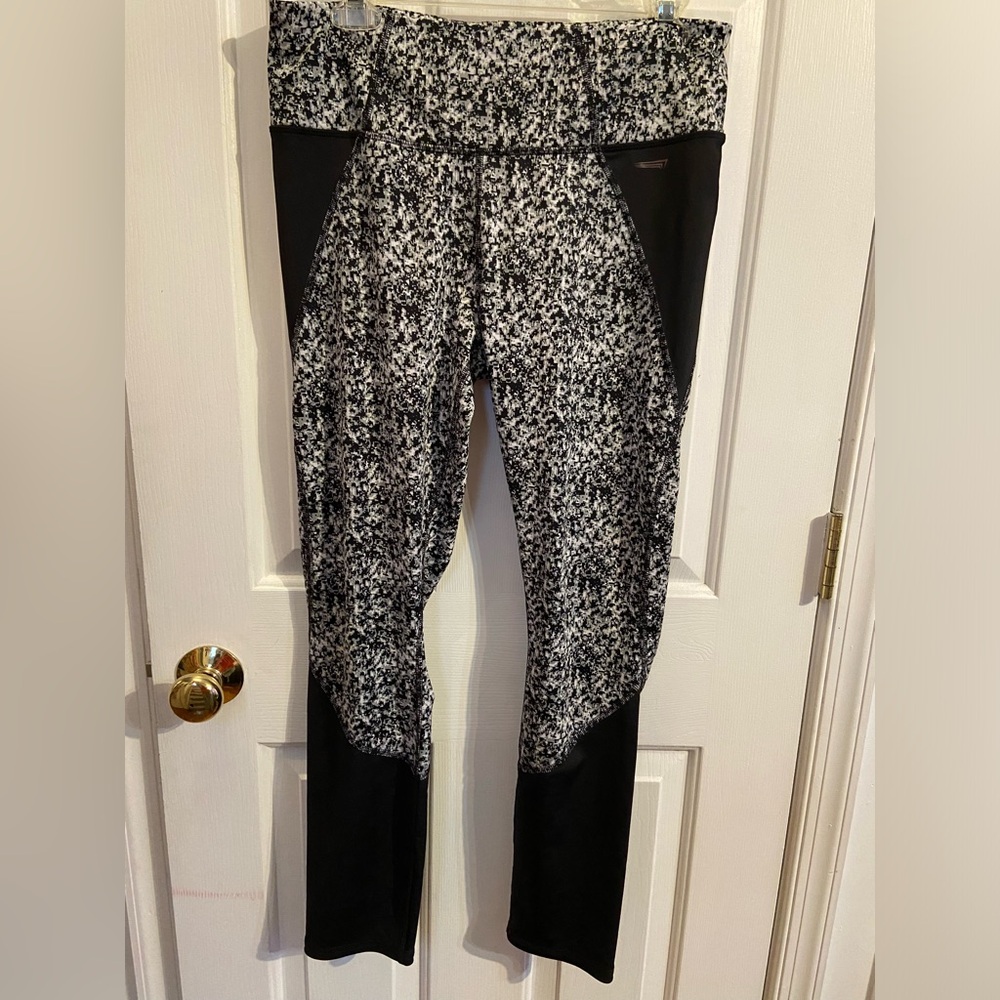 Copper Fit Black White Abstract Print Leggings Color Block Workout